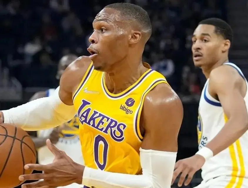 辽东山猫队失利剑门雄鲨队，排球大师赛上演关键失误成转折！防线高度稳定的简单介绍